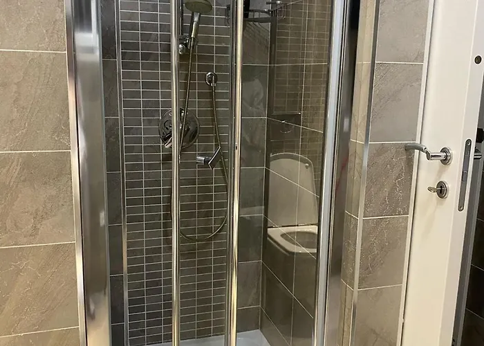 Main Bllok 2 Apartment Tirana